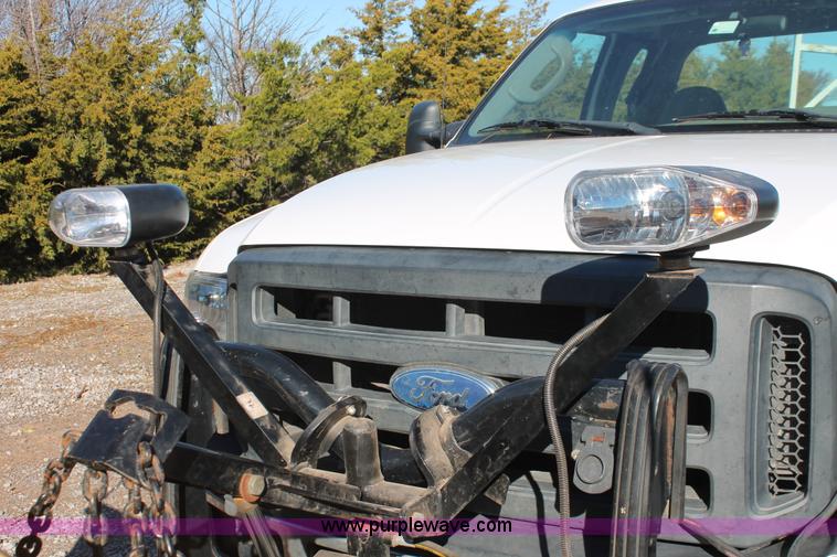 image for item H5523 2007 Ford F250 Super Duty XL FX4 Off-Road SuperCab pickup truck