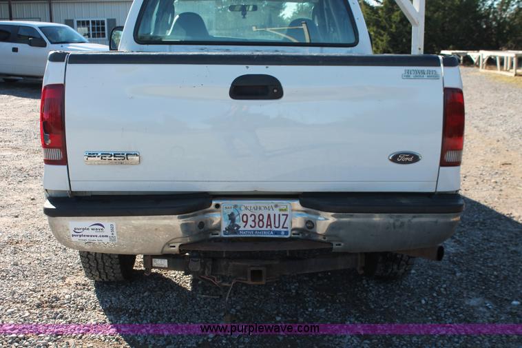 image for item H5523 2007 Ford F250 Super Duty XL FX4 Off-Road SuperCab pickup truck