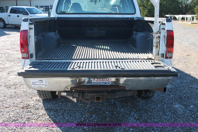 image for item H5523 2007 Ford F250 Super Duty XL FX4 Off-Road SuperCab pickup truck