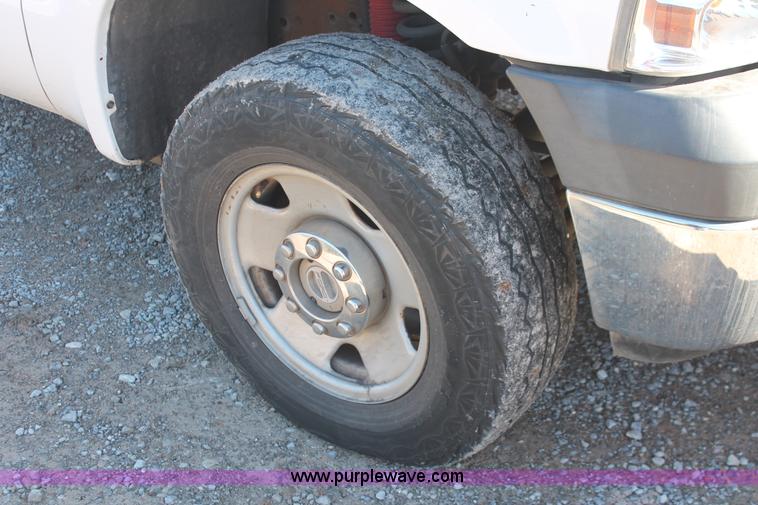 image for item H5523 2007 Ford F250 Super Duty XL FX4 Off-Road SuperCab pickup truck