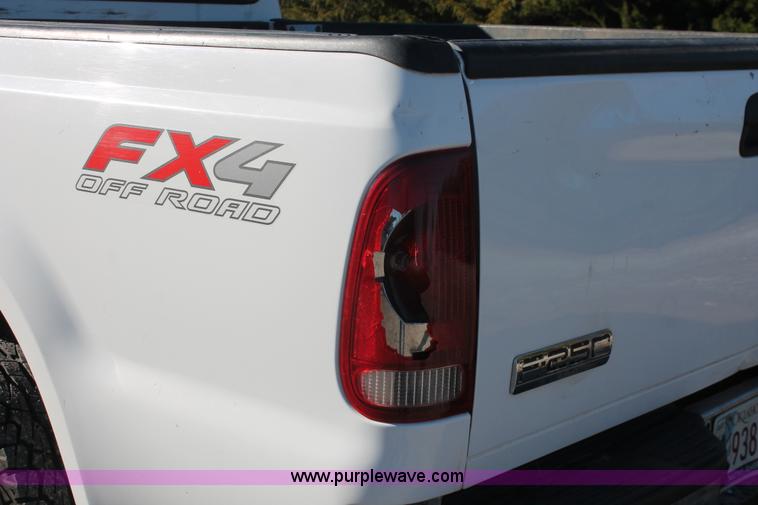 image for item H5523 2007 Ford F250 Super Duty XL FX4 Off-Road SuperCab pickup truck