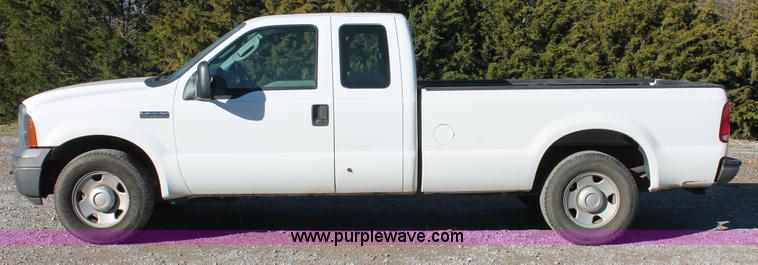 image for item H5524 2006 Ford F250 Super Duty XL SuperCab pickup truck