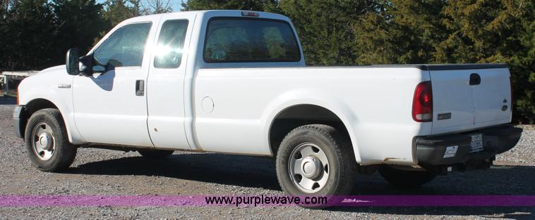 image for item H5524 2006 Ford F250 Super Duty XL SuperCab pickup truck