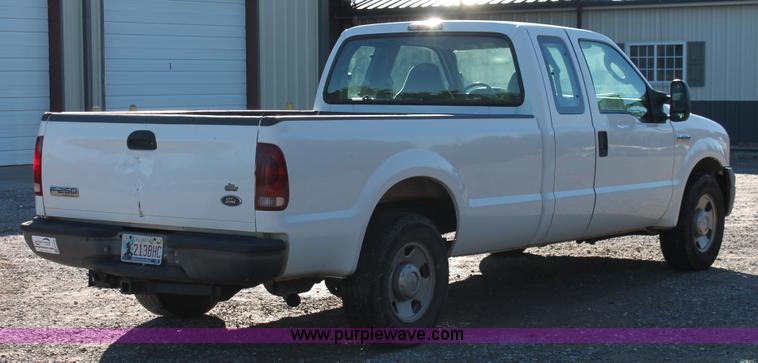 image for item H5524 2006 Ford F250 Super Duty XL SuperCab pickup truck