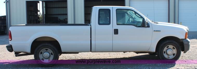 image for item H5524 2006 Ford F250 Super Duty XL SuperCab pickup truck