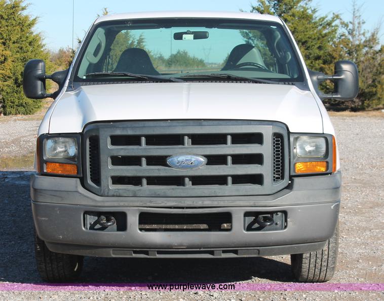 image for item H5524 2006 Ford F250 Super Duty XL SuperCab pickup truck