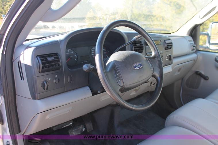 image for item H5524 2006 Ford F250 Super Duty XL SuperCab pickup truck