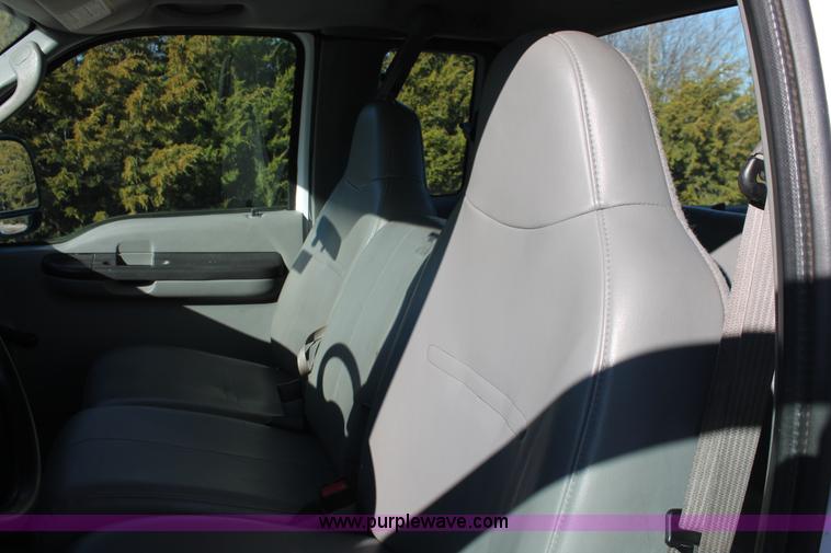 image for item H5524 2006 Ford F250 Super Duty XL SuperCab pickup truck