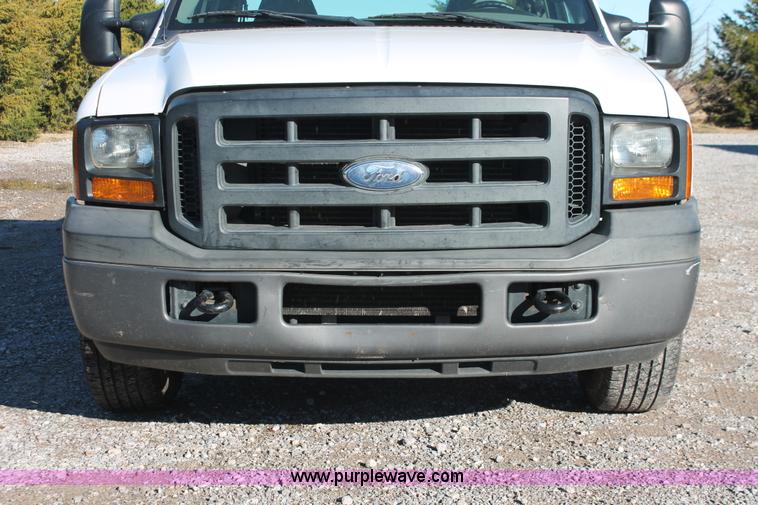 image for item H5524 2006 Ford F250 Super Duty XL SuperCab pickup truck