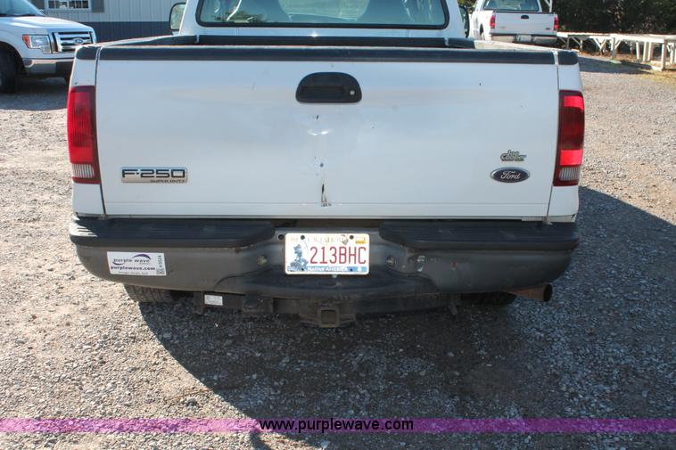 image for item H5524 2006 Ford F250 Super Duty XL SuperCab pickup truck