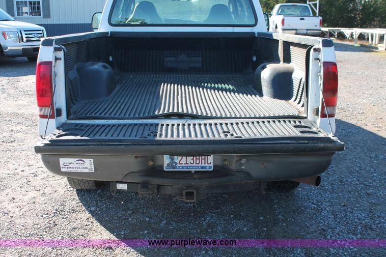 image for item H5524 2006 Ford F250 Super Duty XL SuperCab pickup truck