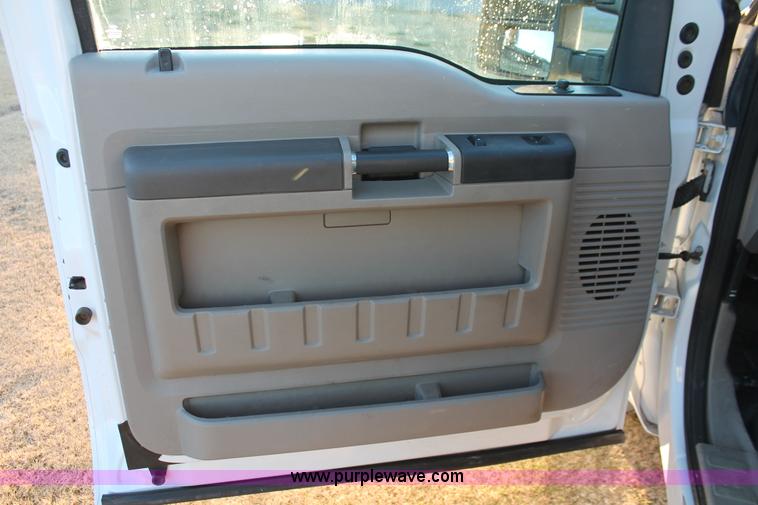 image for item H5527 2010 Ford F250 Super Duty XL SuperCab pickup truck