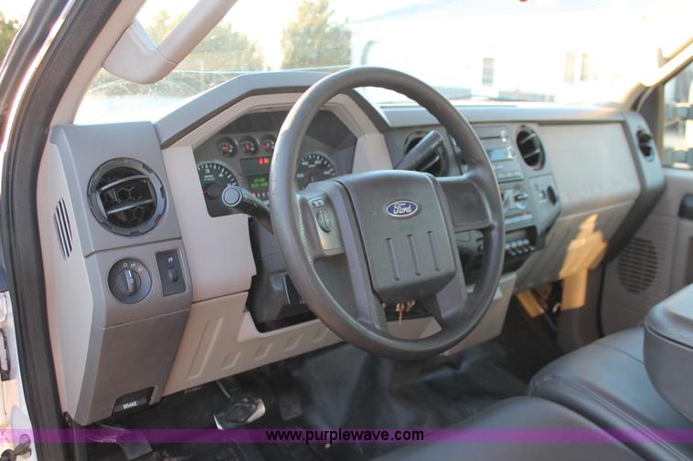 image for item H5527 2010 Ford F250 Super Duty XL SuperCab pickup truck