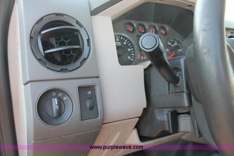 image for item H5527 2010 Ford F250 Super Duty XL SuperCab pickup truck