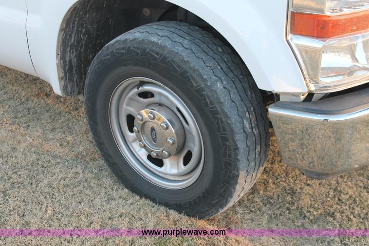 image for item H5527 2010 Ford F250 Super Duty XL SuperCab pickup truck