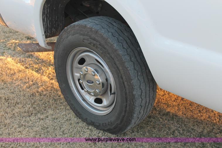 image for item H5527 2010 Ford F250 Super Duty XL SuperCab pickup truck