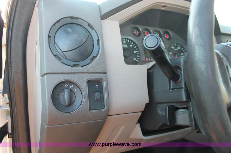 image for item H5528 2010 Ford F250 Super Duty XL SuperCab pickup truck