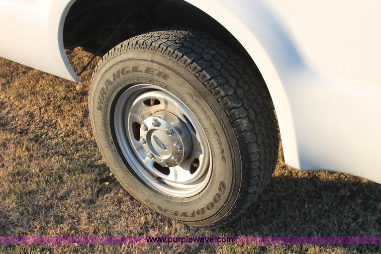 image for item H5528 2010 Ford F250 Super Duty XL SuperCab pickup truck