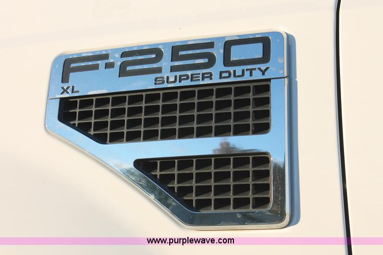 image for item H5528 2010 Ford F250 Super Duty XL SuperCab pickup truck