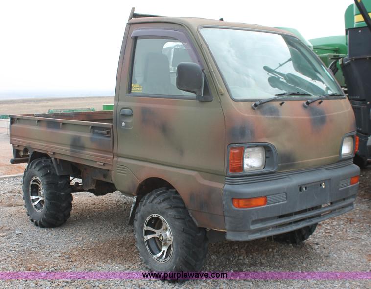 image for item H5988 1997 Mitsubishi mini truck