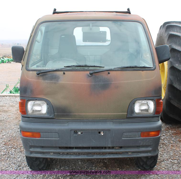 image for item H5988 1997 Mitsubishi mini truck