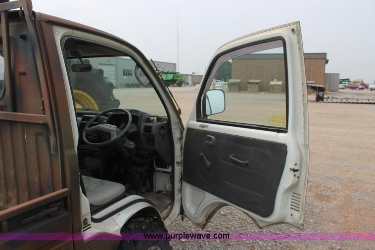 image for item H5988 1997 Mitsubishi mini truck