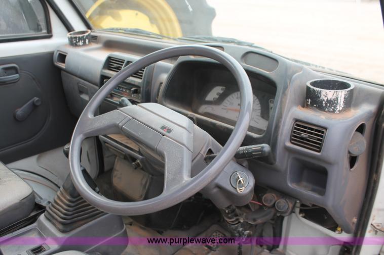 image for item H5988 1997 Mitsubishi mini truck