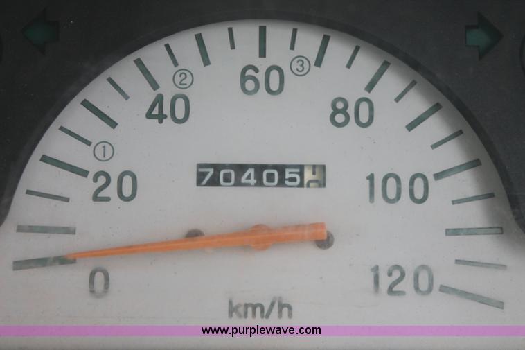 image for item H5988 1997 Mitsubishi mini truck