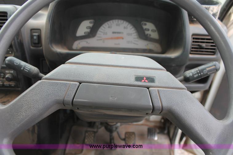 image for item H5988 1997 Mitsubishi mini truck