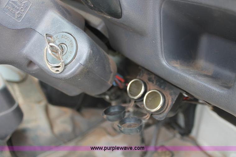 image for item H5988 1997 Mitsubishi mini truck