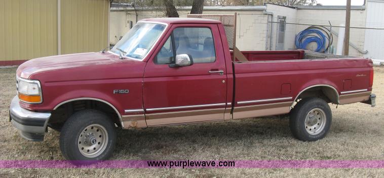 image for item H9359 1995 Ford F150 Eddie Bauer pickup truck
