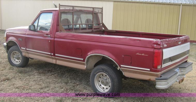 image for item H9359 1995 Ford F150 Eddie Bauer pickup truck