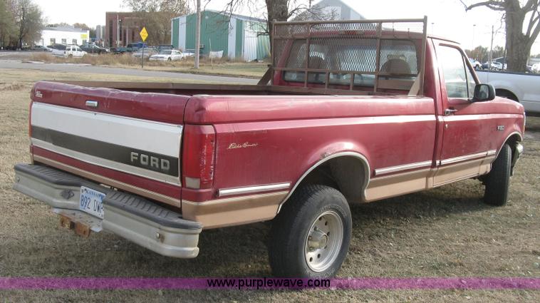image for item H9359 1995 Ford F150 Eddie Bauer pickup truck