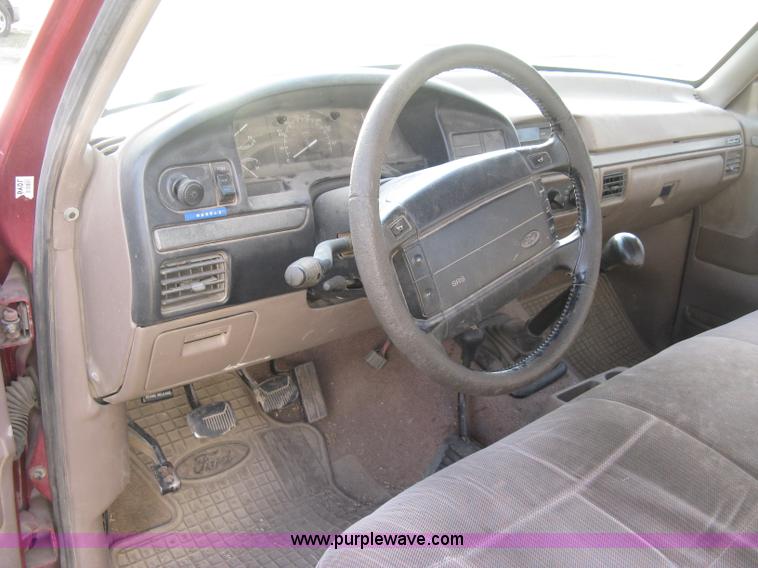 image for item H9359 1995 Ford F150 Eddie Bauer pickup truck