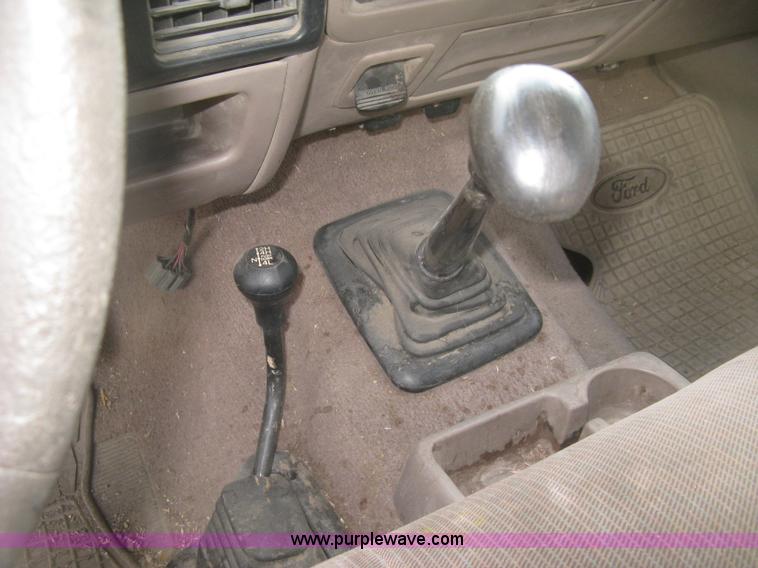 image for item H9359 1995 Ford F150 Eddie Bauer pickup truck