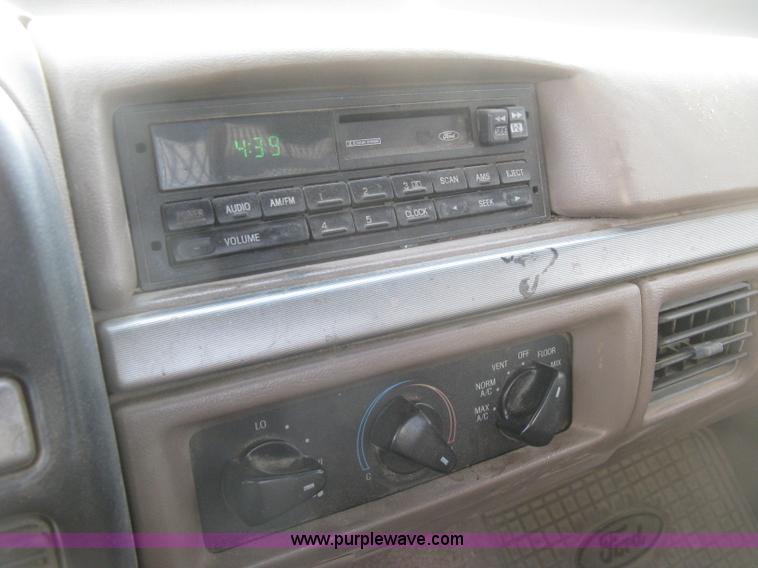 image for item H9359 1995 Ford F150 Eddie Bauer pickup truck