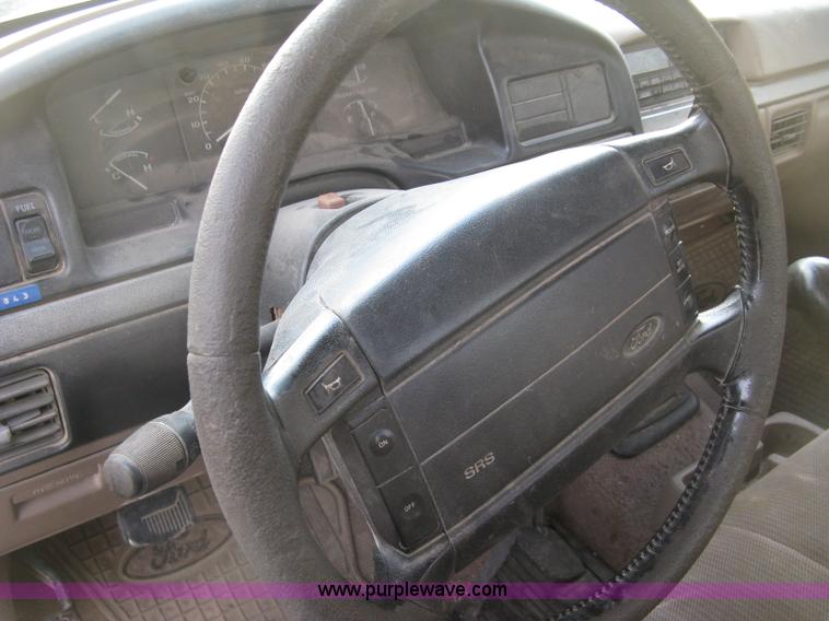 image for item H9359 1995 Ford F150 Eddie Bauer pickup truck