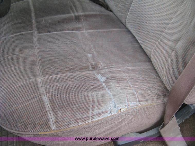 image for item H9359 1995 Ford F150 Eddie Bauer pickup truck