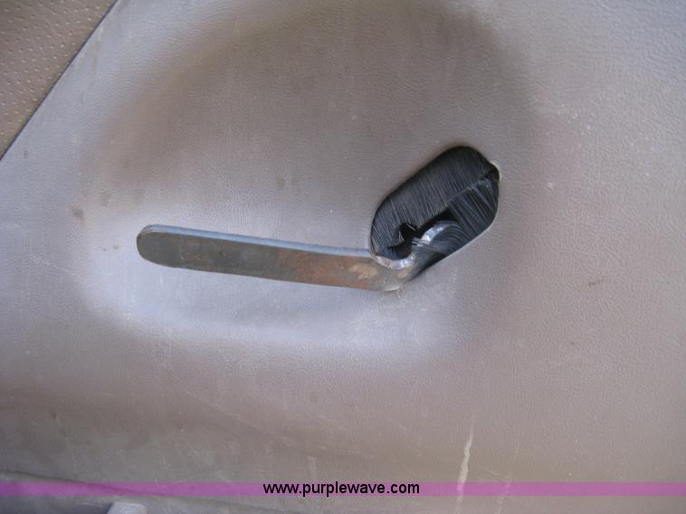 image for item H9359 1995 Ford F150 Eddie Bauer pickup truck