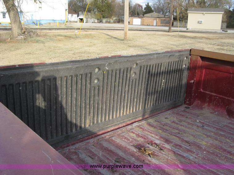 image for item H9359 1995 Ford F150 Eddie Bauer pickup truck