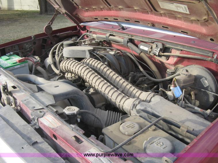 image for item H9359 1995 Ford F150 Eddie Bauer pickup truck