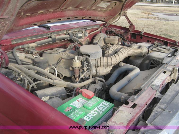 image for item H9359 1995 Ford F150 Eddie Bauer pickup truck