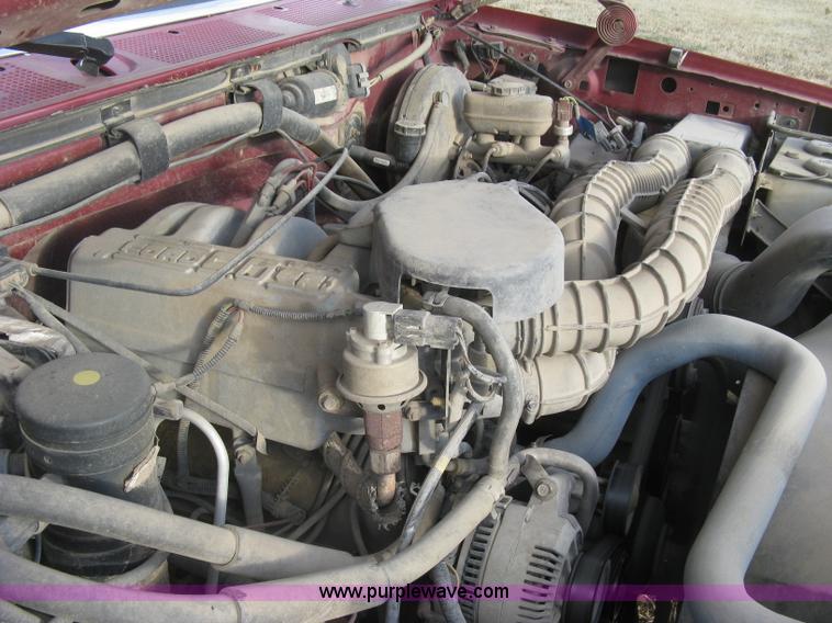 image for item H9359 1995 Ford F150 Eddie Bauer pickup truck