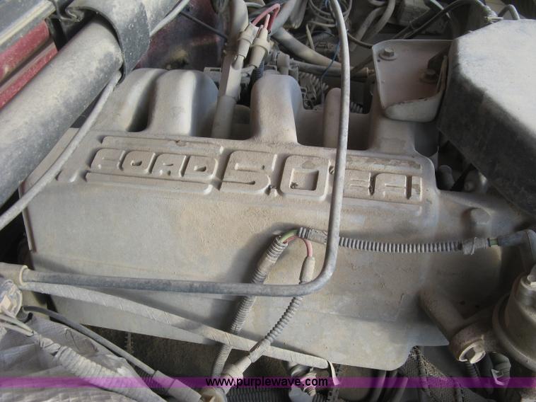 image for item H9359 1995 Ford F150 Eddie Bauer pickup truck