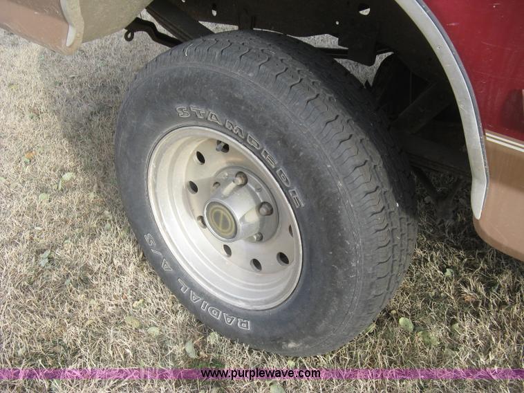 image for item H9359 1995 Ford F150 Eddie Bauer pickup truck