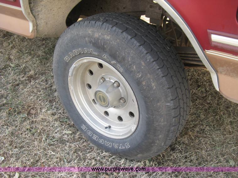 image for item H9359 1995 Ford F150 Eddie Bauer pickup truck