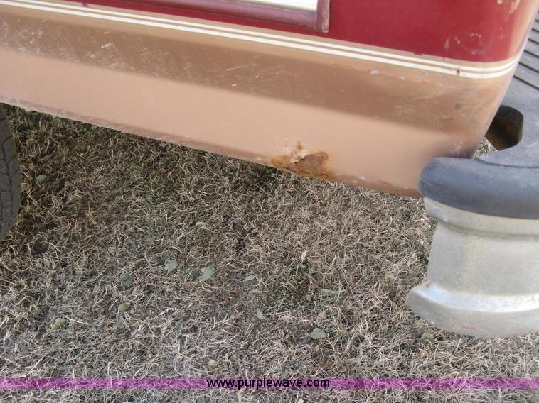 image for item H9359 1995 Ford F150 Eddie Bauer pickup truck