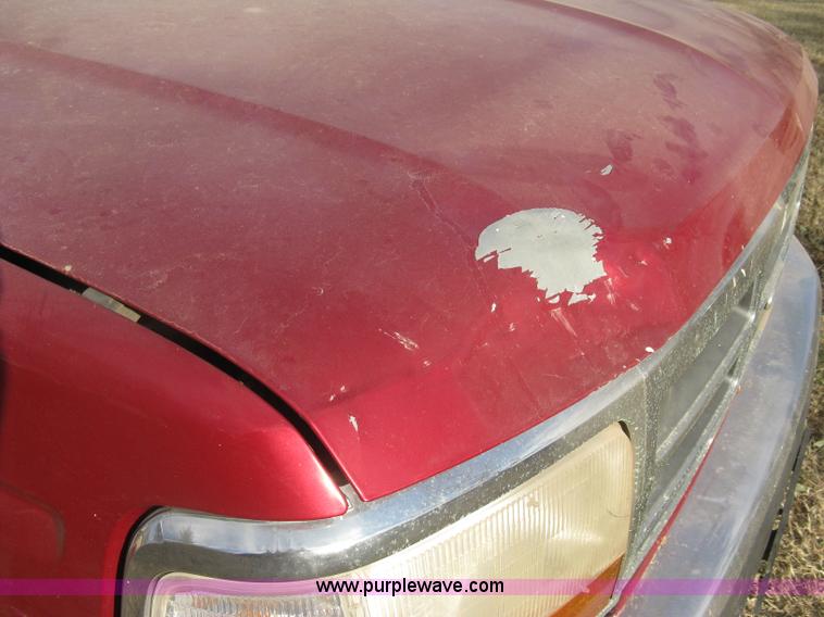 image for item H9359 1995 Ford F150 Eddie Bauer pickup truck