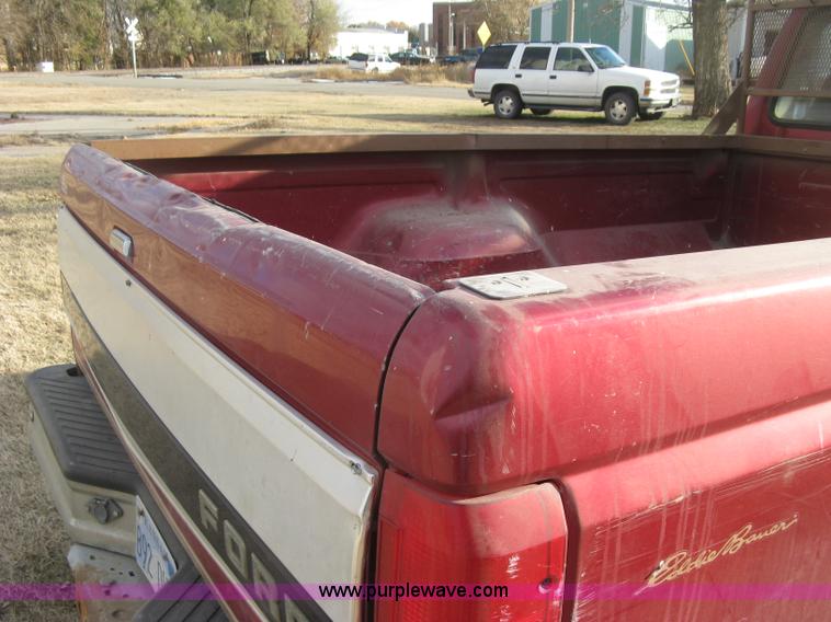 image for item H9359 1995 Ford F150 Eddie Bauer pickup truck