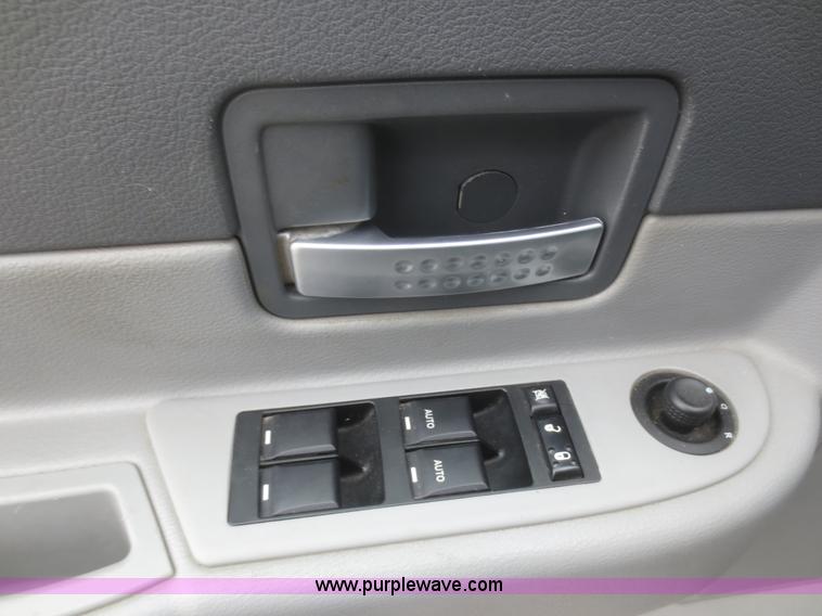 image for item I2135 2007 Dodge Durango SLT SUV